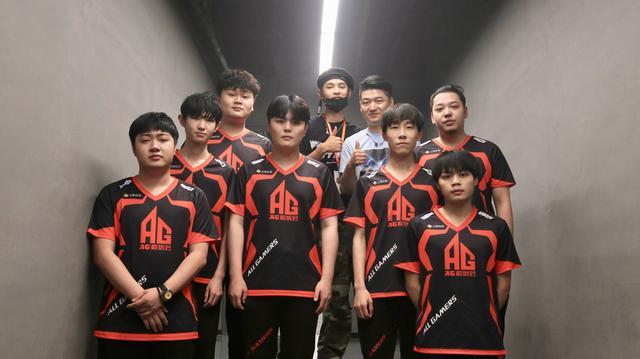 NAVI 将与 B8 比赛；争夺 2025 年 StarLadder 布达佩斯 Major 第 3 阶段的名额