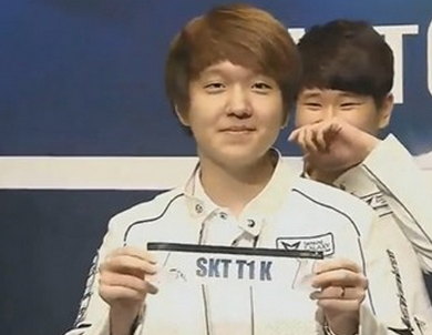 【lpl战报】TES 2-0 LGD：knight瑞兹无解发挥 TES快刀斩乱麻战胜LGD