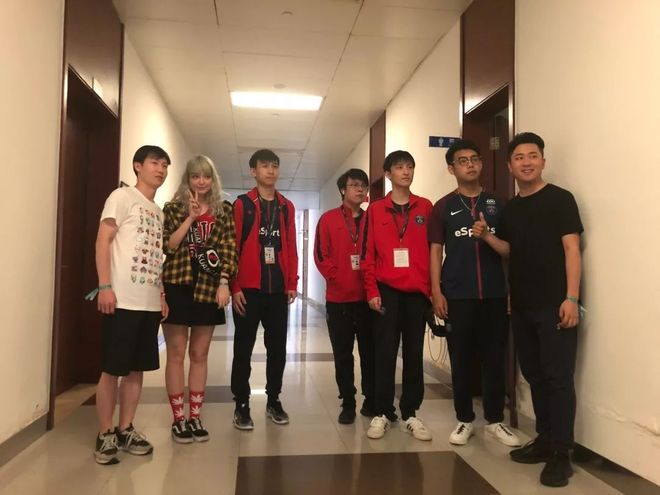 Baolan看宁王想转会：跟谁转呢？只能跟打野队长转 感觉同费才行